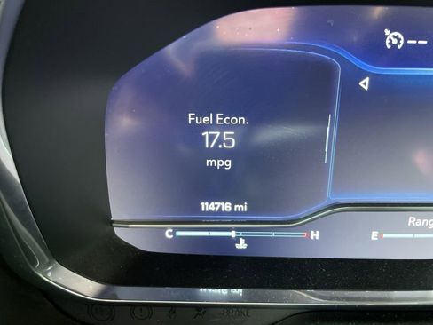 Used 2022 Chevrolet Suburban Z71 image 6