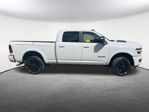 Used 2025 RAM 3500 Limited AWD/4WD image 17