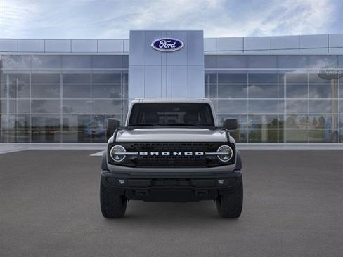 New 2026 Ford Bronco Outer Banks w/ Black Appearance Package image 12