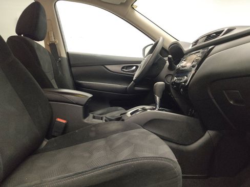 Used 2015 Nissan Rogue SV image 21