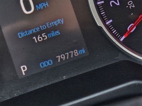 Used 2021 Toyota RAV4 XLE image 13