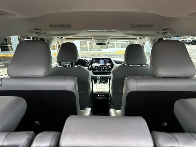 Used 2021 Toyota Highlander Limited AWD/4WD image 12