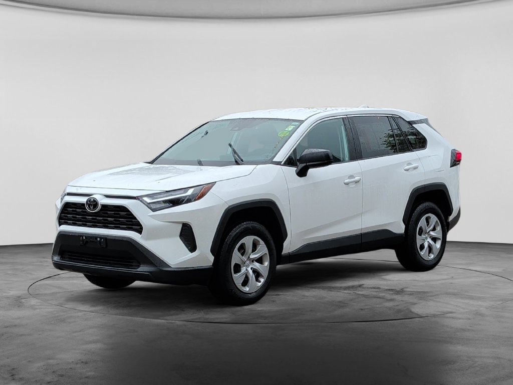 Used 2025 Toyota RAV4 LE AWD/4WD image 3