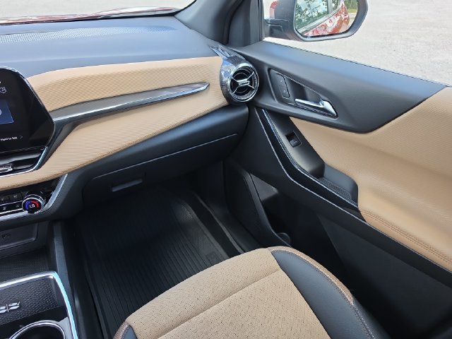 Used 2026 Chevrolet Equinox ACTIV w/ Convenience Package III AWD/4WD image 12