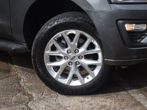 Used 2020 Ford Expedition XLT image 31