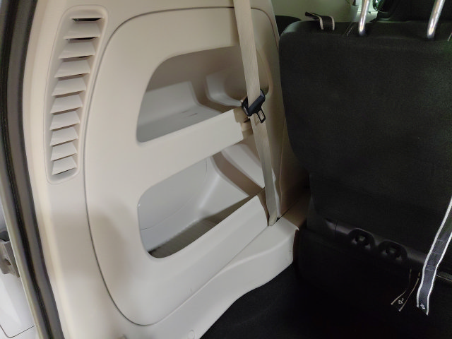 Used 2024 Chrysler Pacifica Touring-L FWD image 20