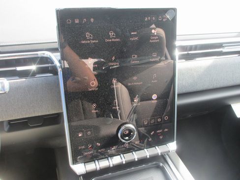 New 2026 GMC Sierra EV Elevation image 17