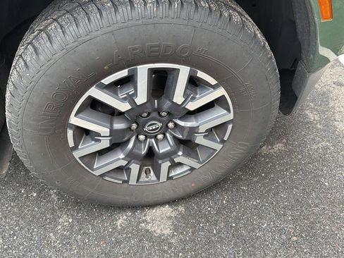 Used 2022 Nissan Frontier SV w/ SV Premium Package image 12