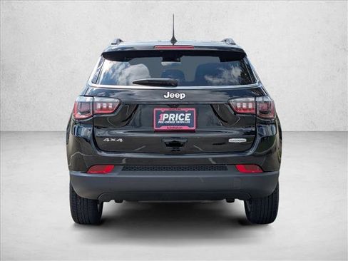 Used 2024 Jeep Compass Latitude image 7