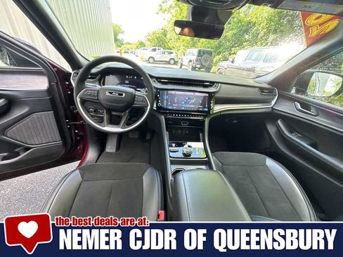 Used 2026 Jeep Grand Cherokee Altitude AWD/4WD image 21