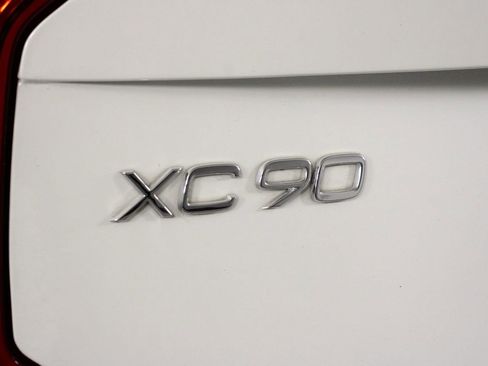 Used 2016 Volvo XC90 T8 Inscription w/ Vision Package AWD/4WD image 19