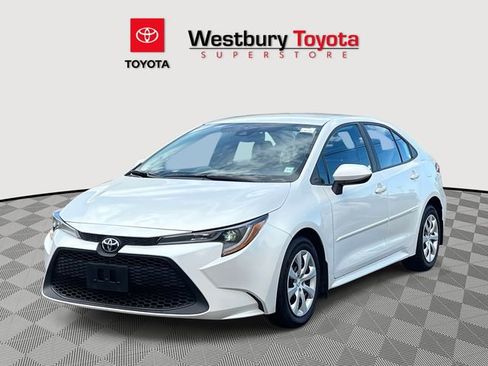 Used 2022 Toyota Corolla LE image 5
