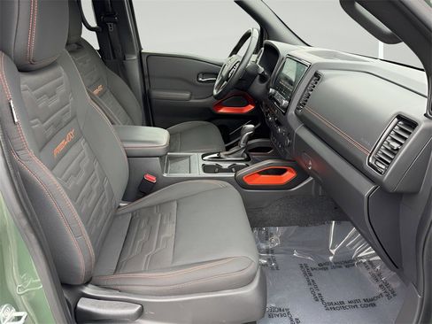 Used 2022 Nissan Frontier PRO-4X image 28