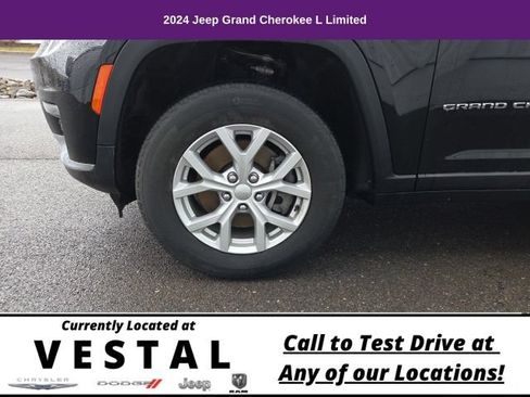 Used 2024 Jeep Grand Cherokee L Limited AWD/4WD image 28