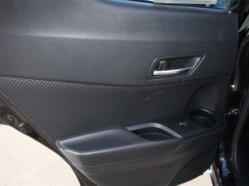 Used 2018 Toyota C-HR XLE image 20