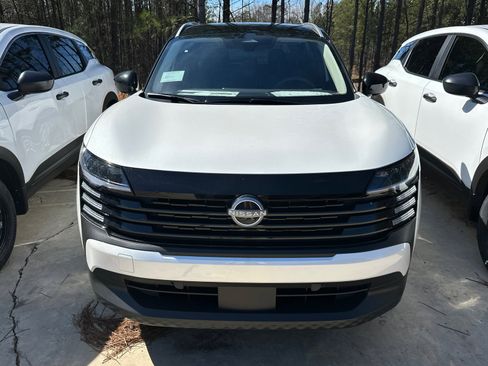 New 2026 Nissan Kicks SV image 2