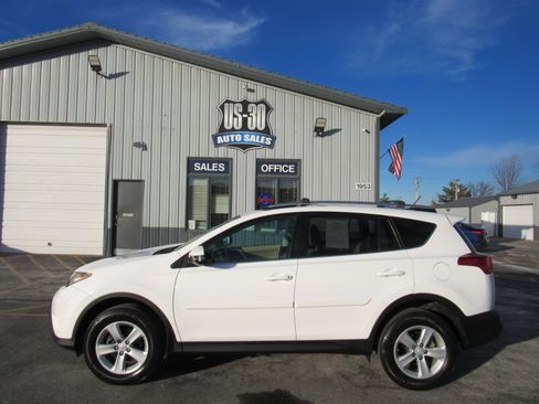 Used 2013 Toyota RAV4 XLE image 3