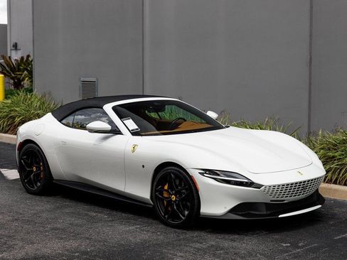 Used 2025 Ferrari Roma Spider image 7