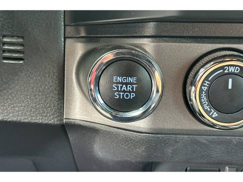 Used 2020 Toyota Tacoma TRD Off-Road w/ TRD Premium Off Road Package AWD/4WD image 25