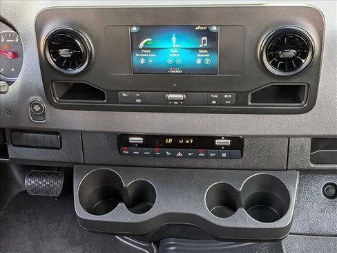 Used 2024 Mercedes-Benz Sprinter 2500 image 10