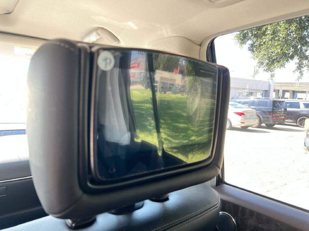Used 2023 Nissan Armada Platinum w/ Captain's Chairs Package RWD image 27