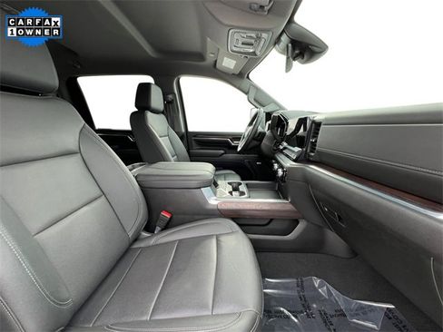 Used 2024 GMC Sierra 2500 SLT w/ SLT Premium Package image 15