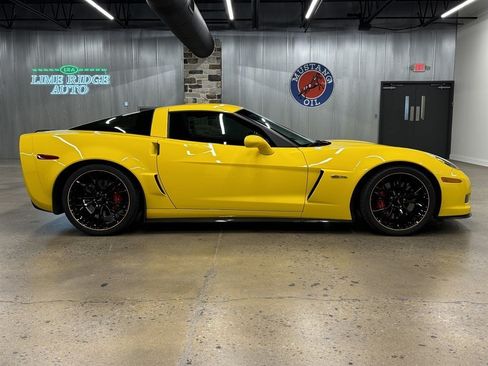 Used 2006 Chevrolet Corvette Z06 w/ Preferred Equipment Group RWD image 15