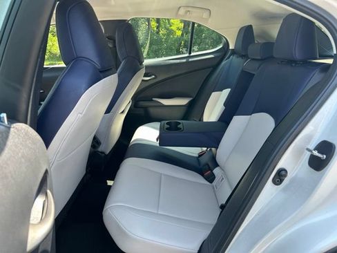 Used 2020 Lexus UX 250h w/ Premium Package AWD/4WD image 27