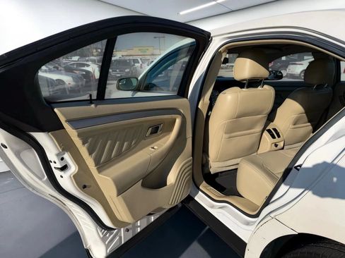 Used 2016 Ford Taurus SEL FWD image 17