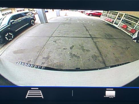 Used 2022 Chevrolet Silverado 2500 Custom w/ Custom Value Package AWD/4WD image 18