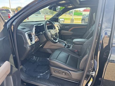 Certified 2024 GMC Canyon Denali image 9