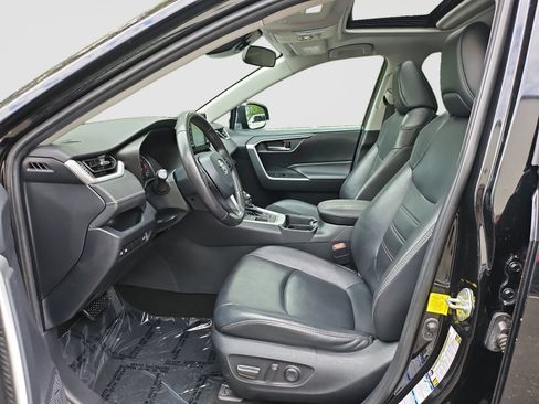 Used 2019 Toyota RAV4 XLE Premium w/ All Weather Liner Package AWD/4WD image 21