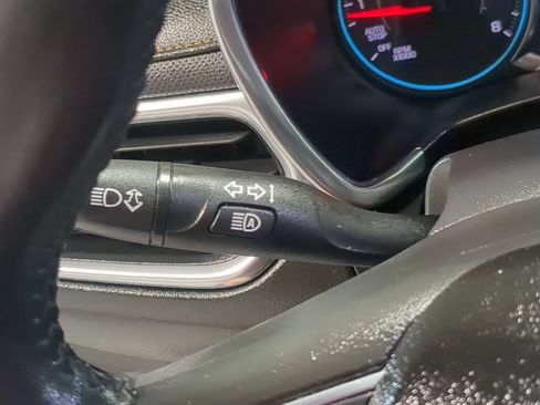 Used 2020 Chevrolet Equinox Premier FWD image 31