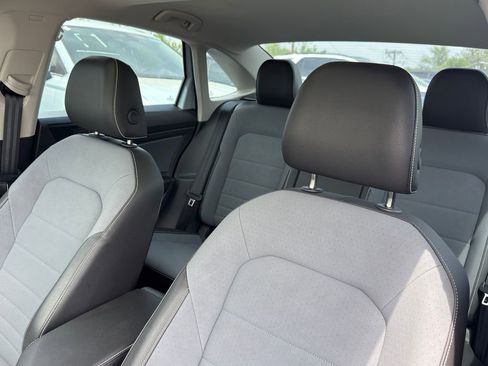 Used 2025 Volkswagen Jetta SE image 12