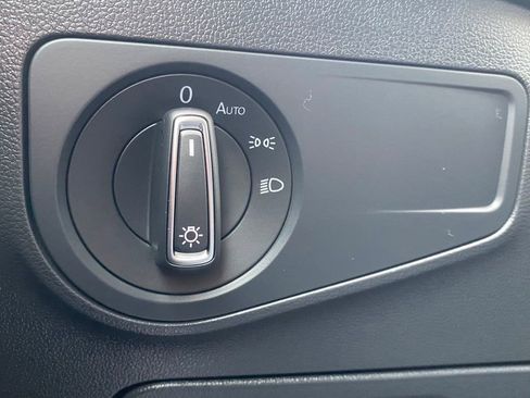 Used 2023 Volkswagen Tiguan SE image 26