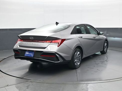 Certified 2024 Hyundai Elantra SEL image 5