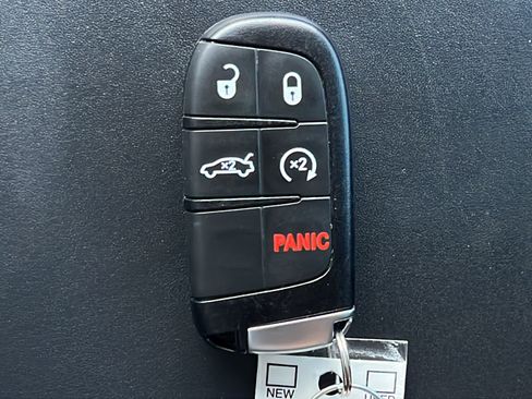 Used 2023 Chrysler 300 C RWD image 22