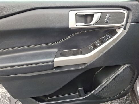 Used 2022 Ford Explorer XLT w/ Class IV Trailer Tow Package image 16