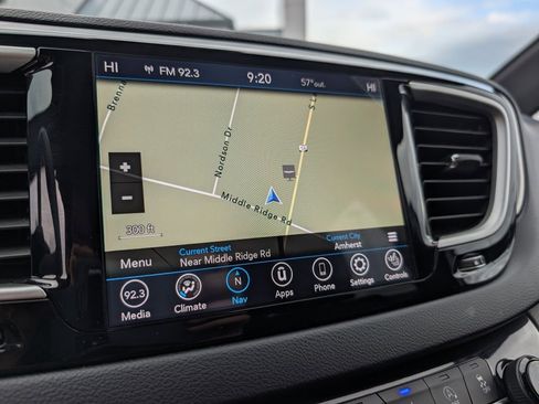 Used 2020 Chrysler Pacifica Touring-L w/ Advanced Safetytec Group image 28