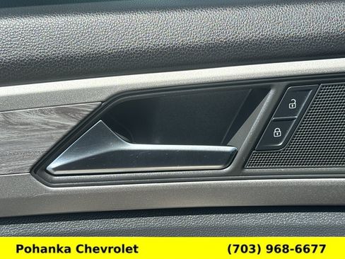 Used 2020 Volkswagen Atlas Cross Sport SE w/ Panoramic Sunroof Package AWD/4WD image 24