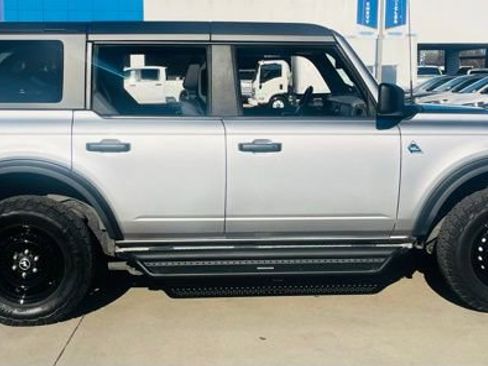 Used 2022 Ford Bronco Black Diamond image 2