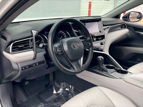 Used 2023 Toyota Camry SE image 18