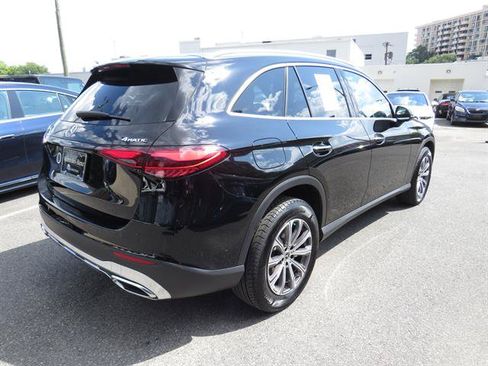 Used 2026 Mercedes-Benz GLC 300 4MATIC image 4