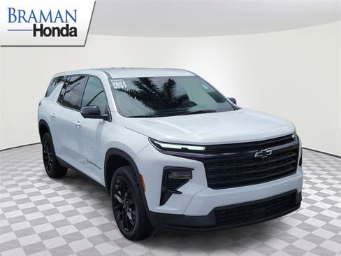 Used 2024 Chevrolet Traverse LS w/ Midnight/Sport Edition FWD image 2