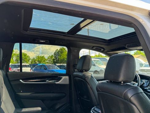 Used 2022 Cadillac XT6 Premium Luxury AWD/4WD image 15