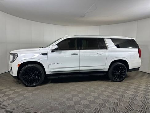 Used 2022 GMC Yukon XL Denali w/ Advanced Technology Package image 6