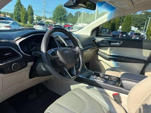Used 2019 Ford Edge Titanium w/ Equipment Group 301A FWD image 12