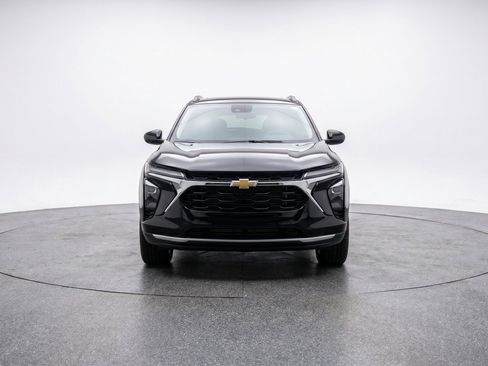 Used 2025 Chevrolet Trax LT w/ LT Convenience Package FWD image 2