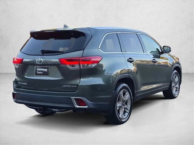 Used 2017 Toyota Highlander Limited w/ Carpet Mat Package AWD/4WD image 5
