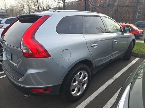 Used 2013 Volvo XC60 3.2 w/ Climate Pkg image 13